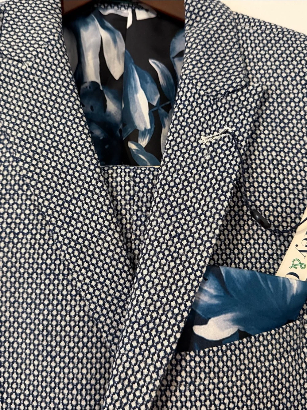 Paisley & Gray Navy Micro-Pattern Sport Coat